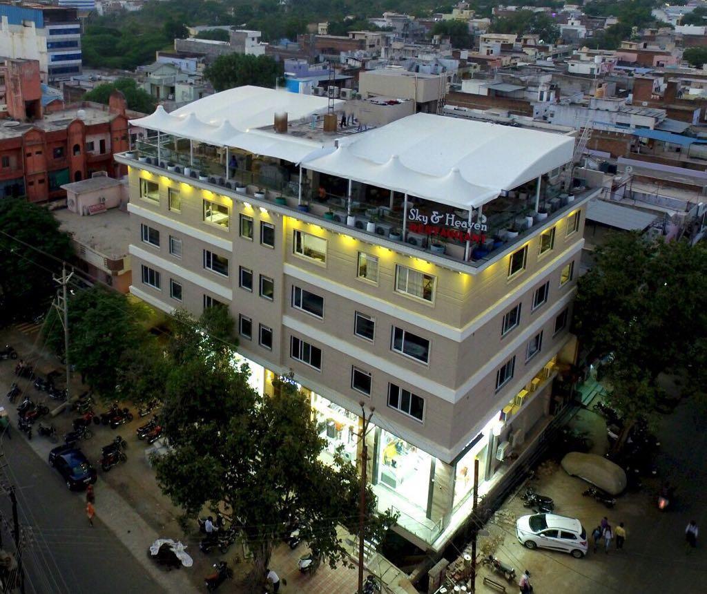 Hotel City Crown Mandsaur Экстерьер фото