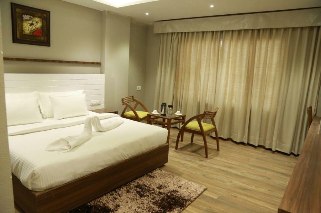 Hotel City Crown Mandsaur Экстерьер фото