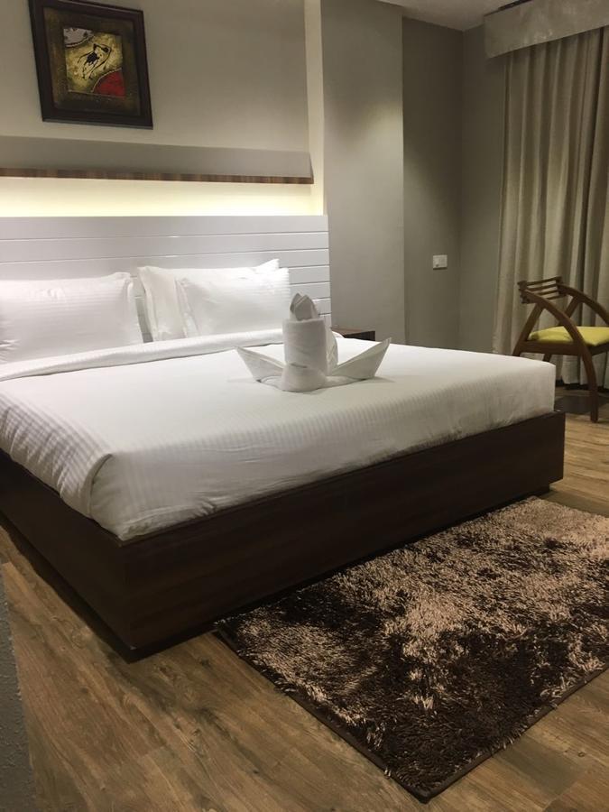 Hotel City Crown Mandsaur Экстерьер фото